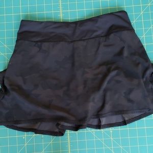 Lululemon Pacesetter Skirt black camo sz 4